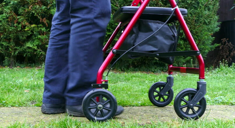 5 Best Indoor and Outdoor Rolling Walkers For Seniors Living At Home